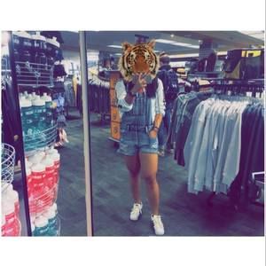 Meet your Posher, Tien